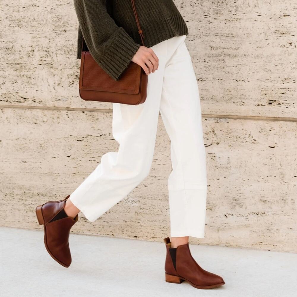 Nisolo Eva Everyday Chelsea Boot Auburn Leather NIB 8.5 Sustainable Designer - Picture 4 of 16